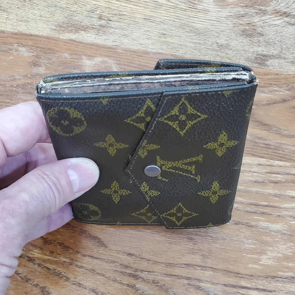Louis Vuitton Compact Snap Wallet